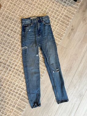 stradivarius Women's Distressed Blue Jeans
